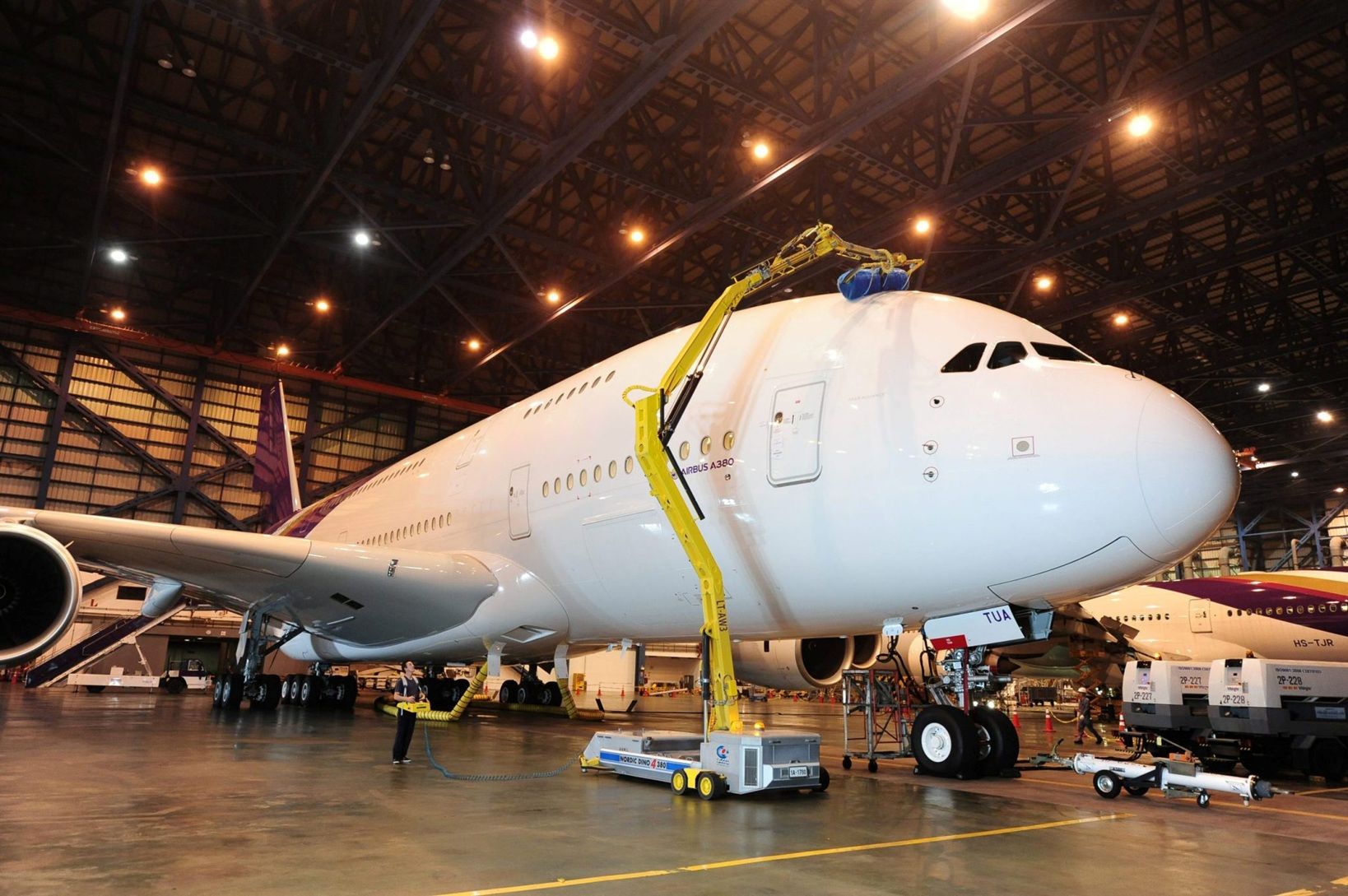 “كلينكو” توظف أنظمة الروبوتات المتقدمة لخفض استهلاك المياه بنسبة 30% وتقليص وقت توقف الطائرات بأكثر من 65%