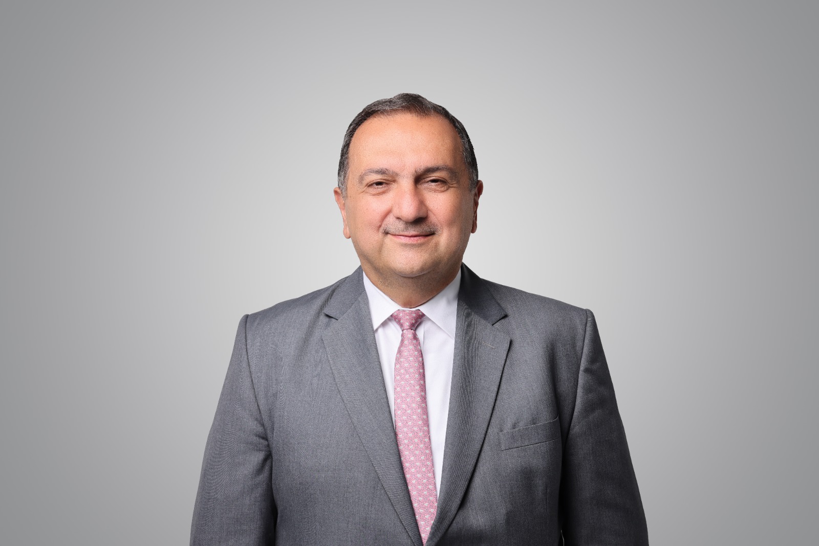 الإمارات تعيد رسم خريطة التجارة العالمية بدخولها قائمة أكبر المُصدّرين